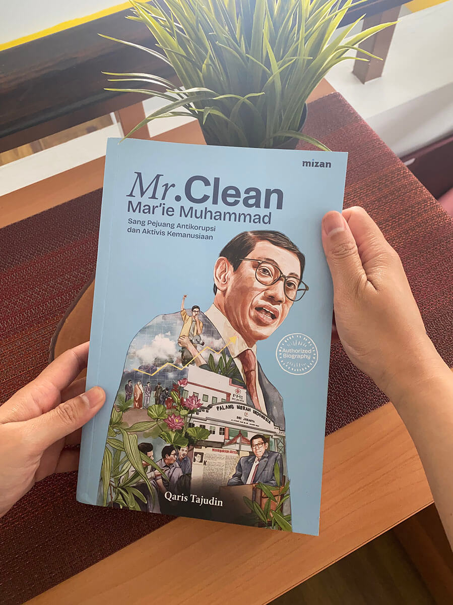 Mar’ie Muhammad dikenal sebagai Mr. Clean, Buku inspiratif tokoh Indonesia tentang integritas, Biografi Mar’ie Muhammad, tokoh antikorupsi Indonesia