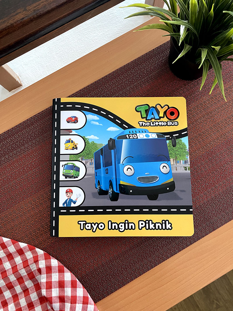 Tayo the Little Bus ingin piknik dalam buku cerita anak