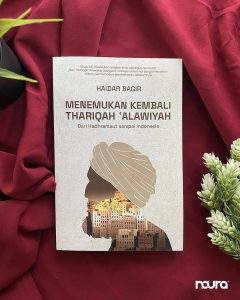 Buku ini, secara ringkas tapi cukup komprehensif, berusaha melacak ajaran dan praktik Thariqah ‘Alawiyah, serta evolusinya sejak kelahirannya, melalui beberapa tahap, hingga sekarang. Juga, pengaruh dan interaksinya dengan sejarah keagamaan di Indonesia
